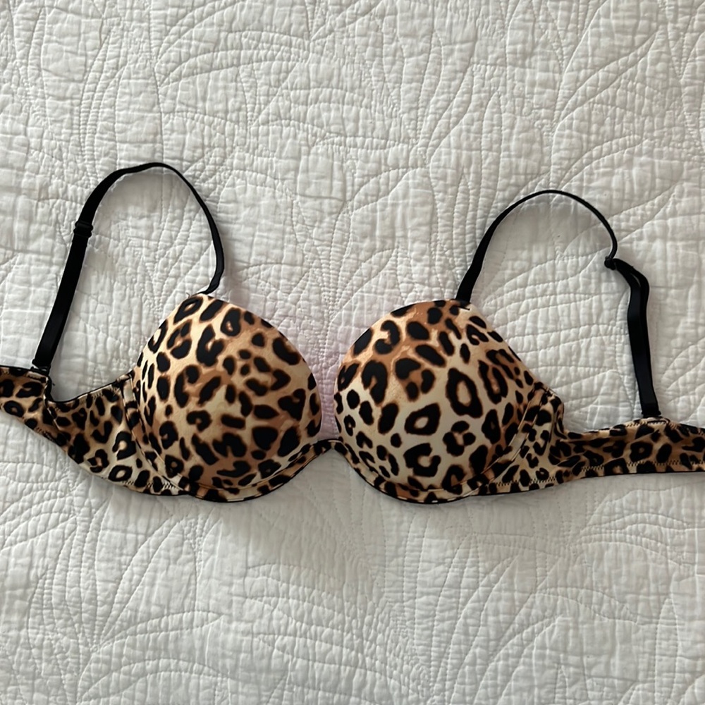 PINK Victoria’s Secret “wear everywhere” push up bra